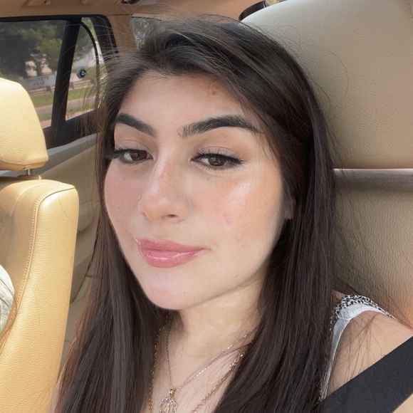 Meet your Posher, Amy - Picture 1 of 1